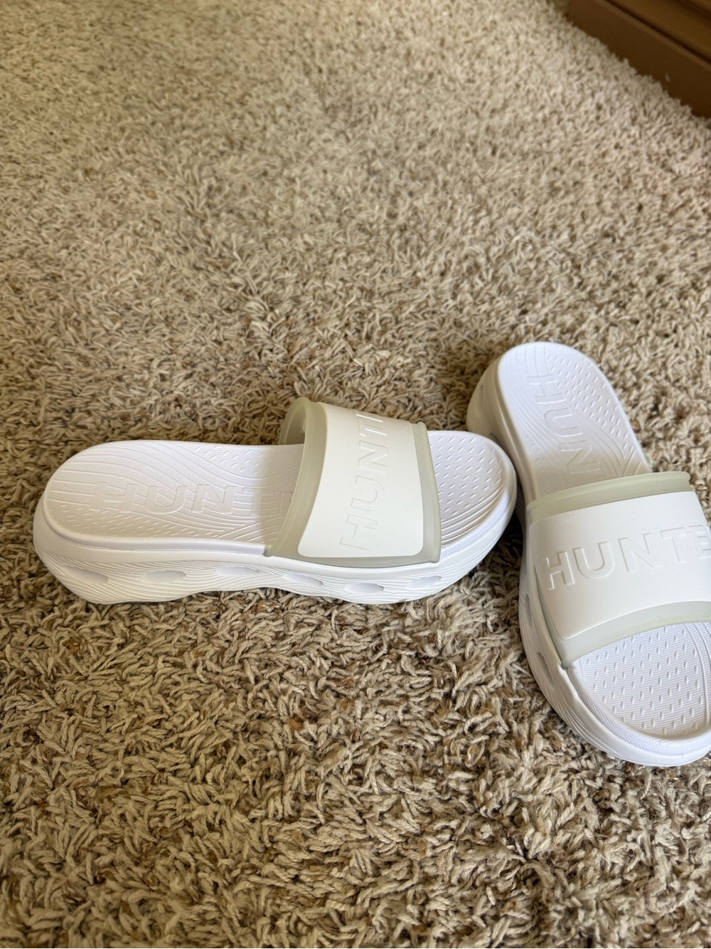 Hunter White Slide Sandals with Cream Trim - Picture 2 of 4